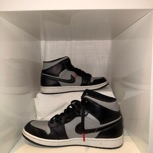 Nike Air Jordans Black and Gray Men's Sneakers